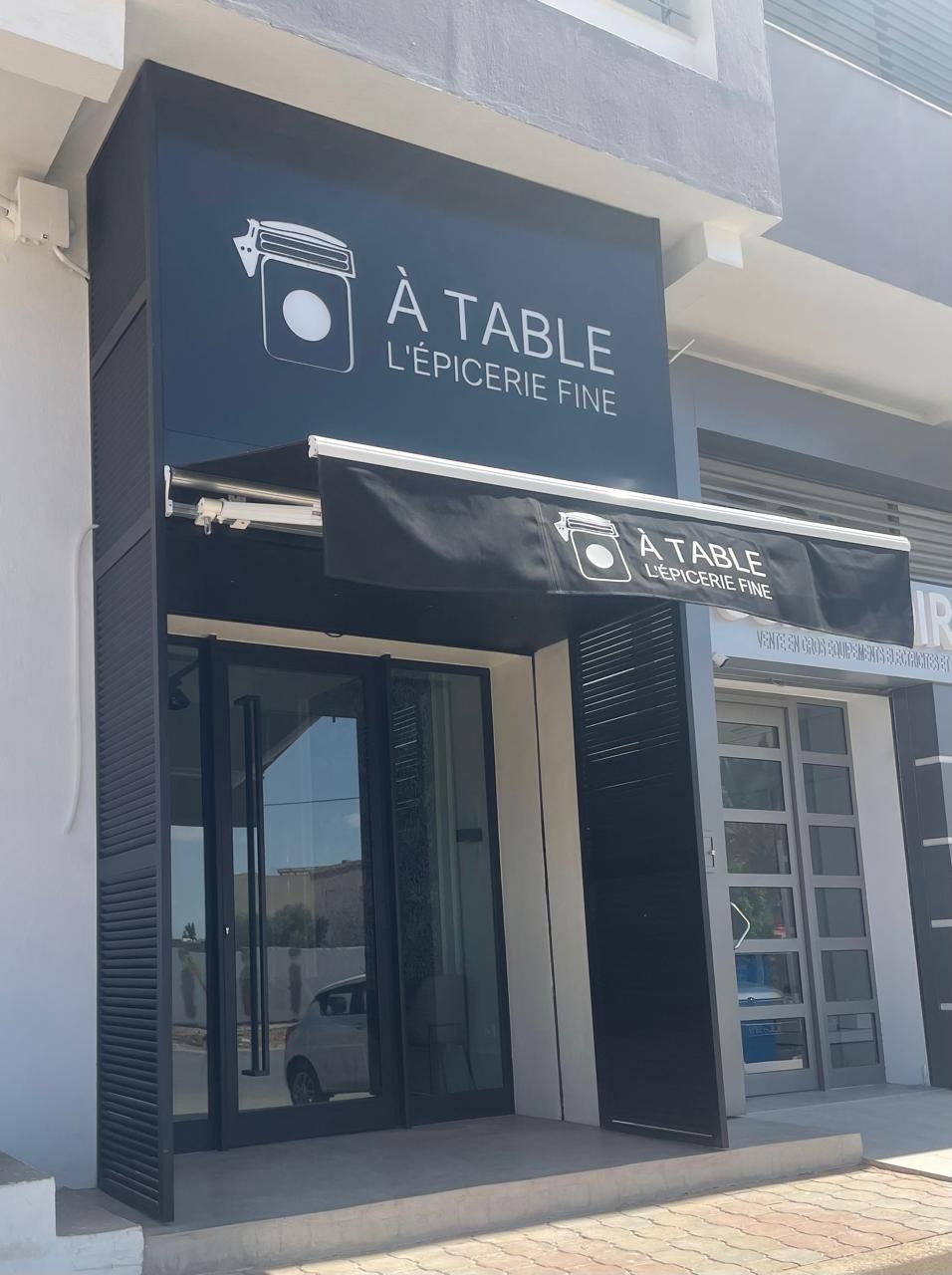 À TABLE